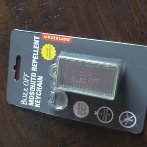 Kikkerland Buzz Off Mosquito Repellent Keychain Solar Powered